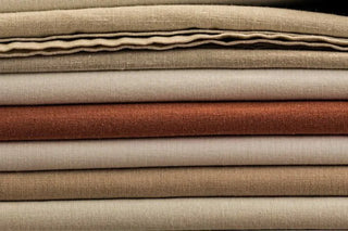 Matières naturelles vs matières synthétiques — quel impact pour la planète ?